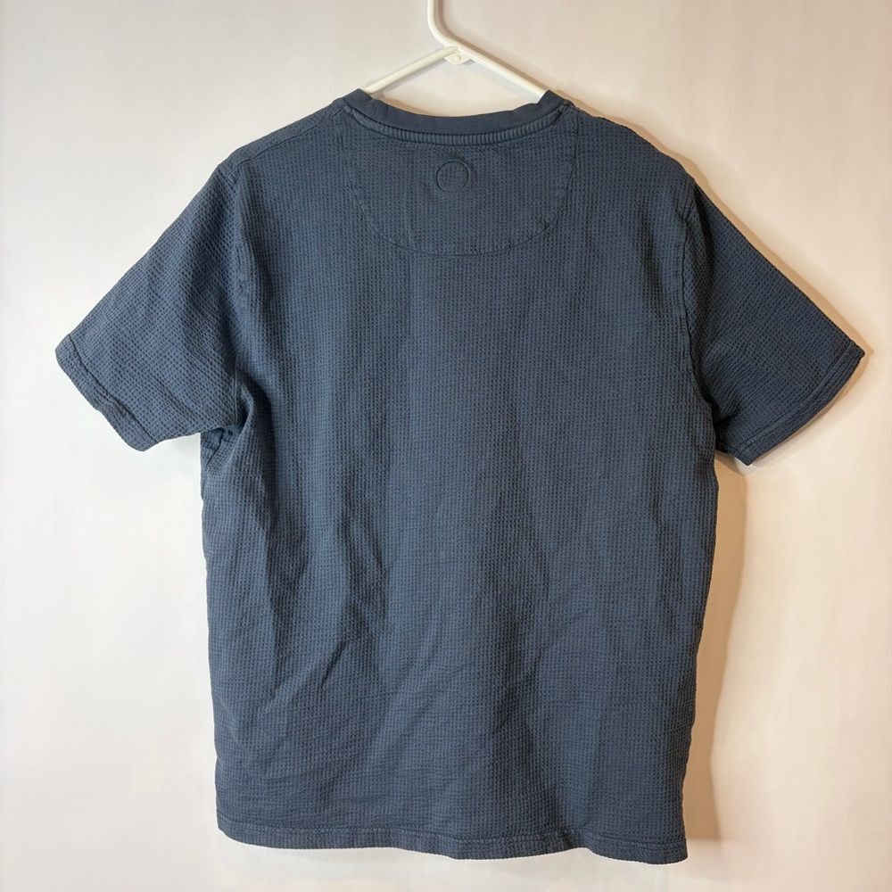 Common People Navy Seersucker Textured T-Shirt Medium - Picture 7 of 8